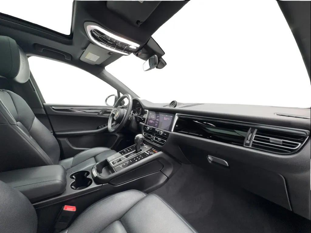 Porsche Macan photo 35