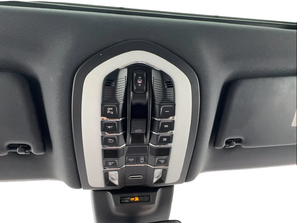 Porsche Macan photo 48