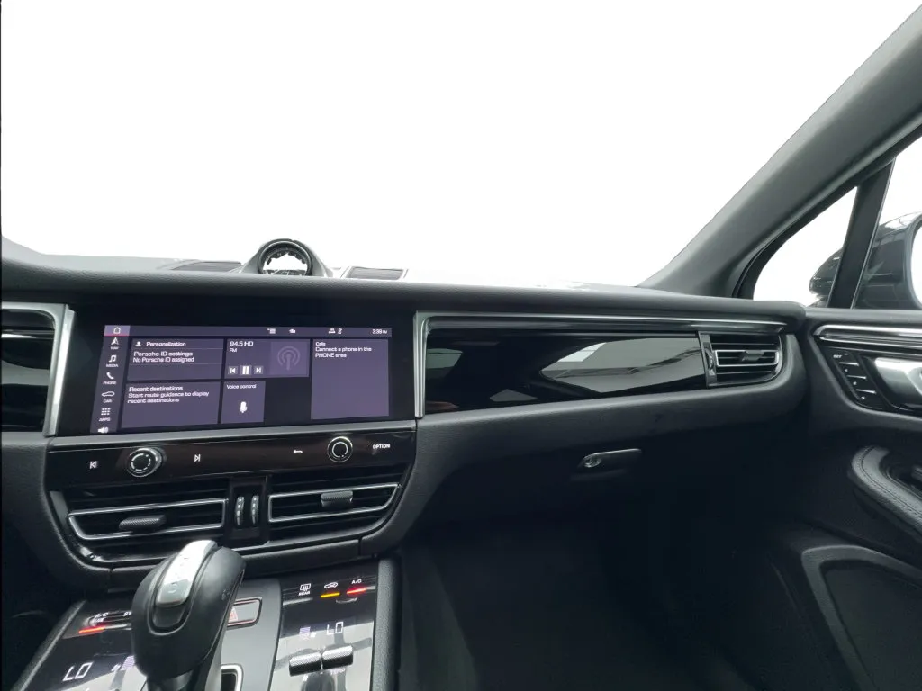 Porsche Macan photo 47