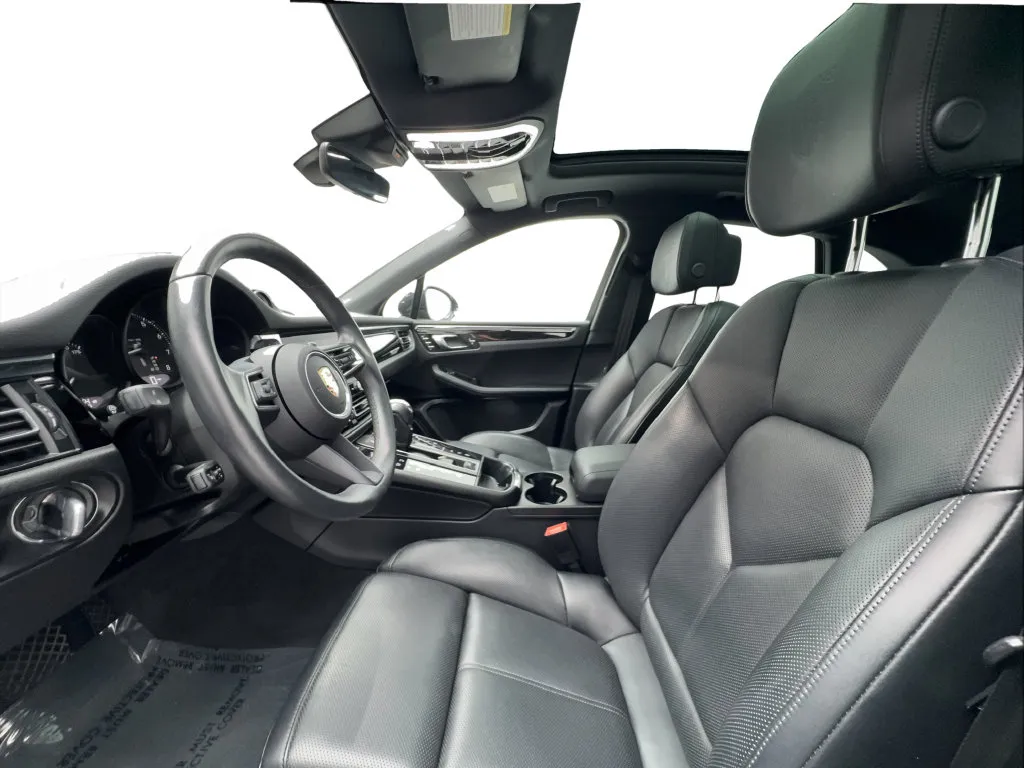 Porsche Macan photo 22