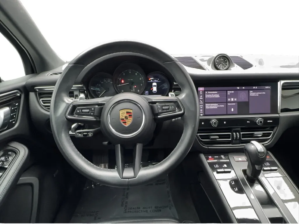 Porsche Macan photo 39