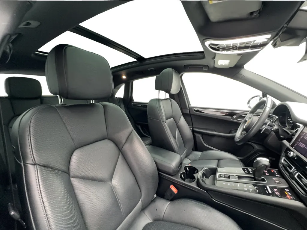 Porsche Macan photo 33