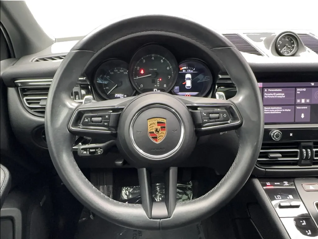 Porsche Macan photo 40