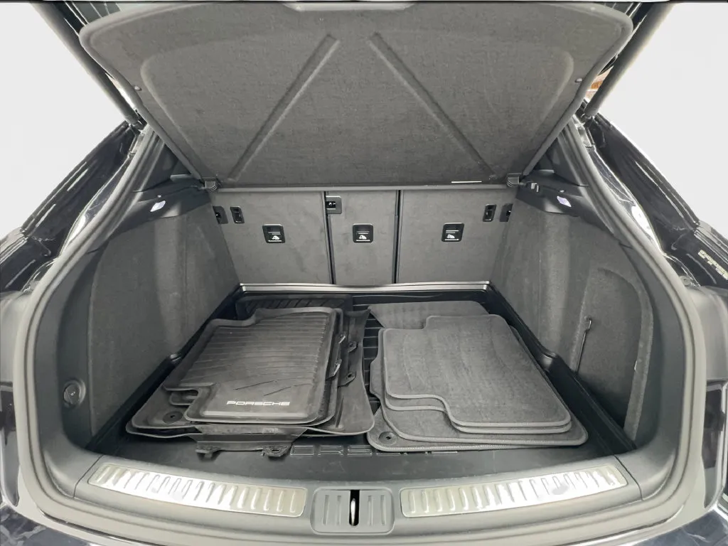 Porsche Macan photo 18