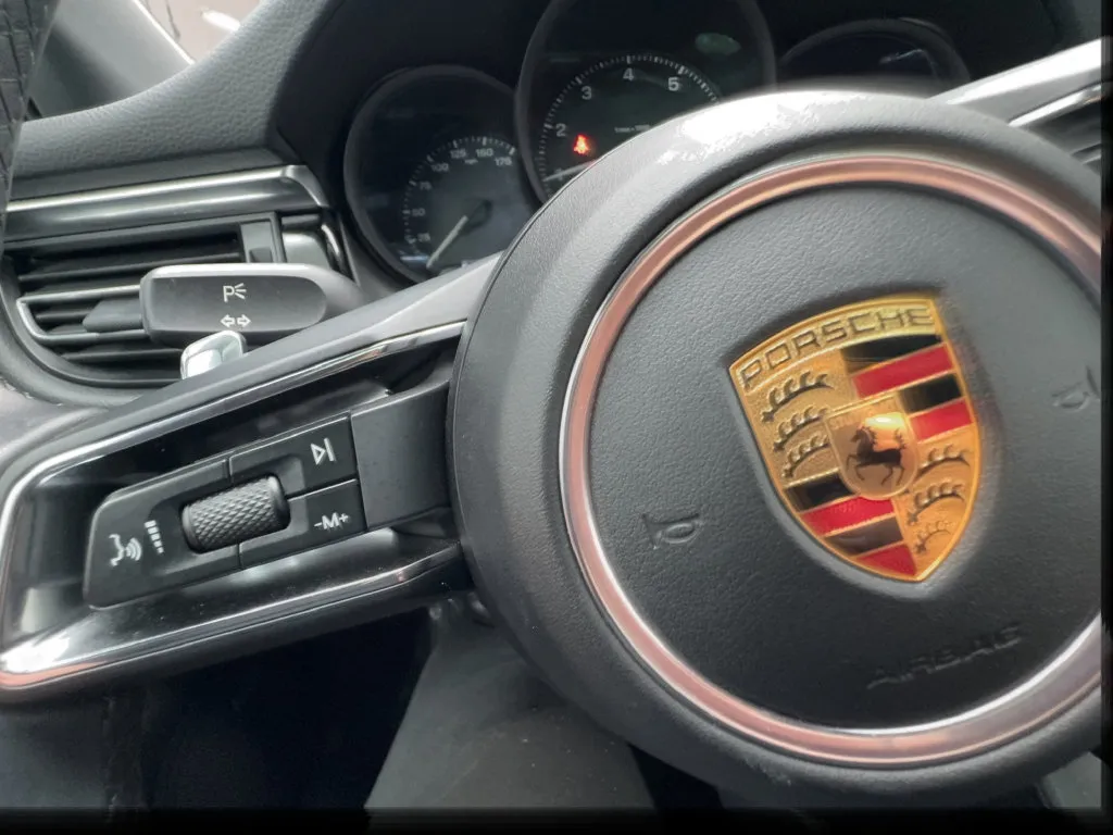 Porsche Macan photo 45