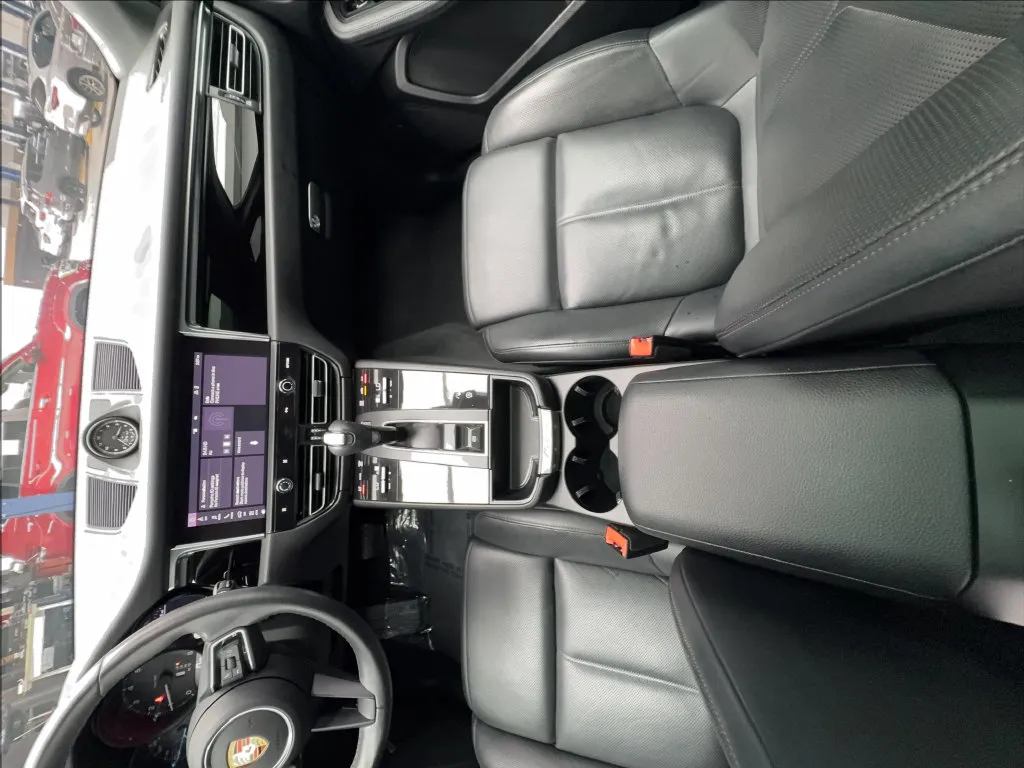 Porsche Macan photo 41