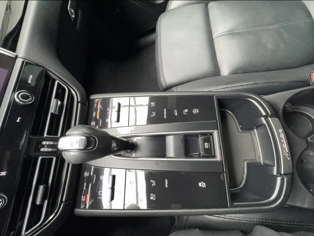 Porsche Macan photo 50
