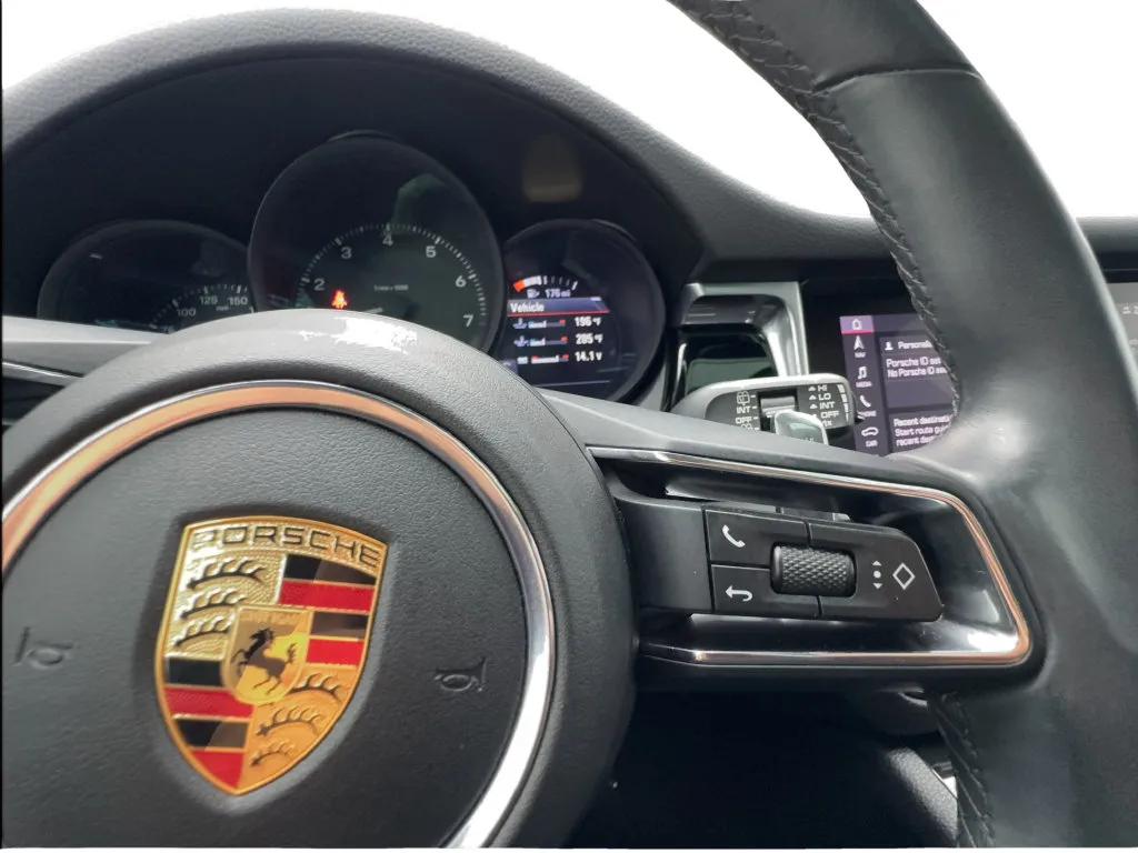 Porsche Macan photo 44