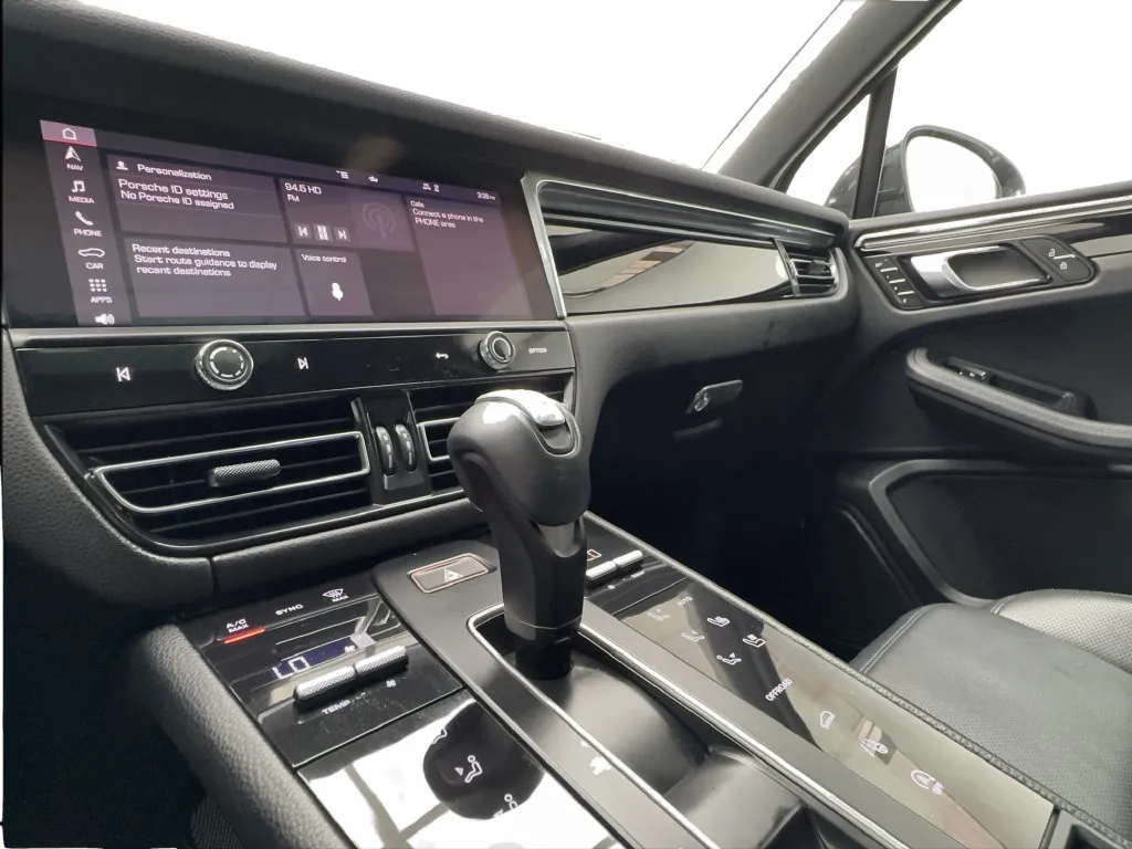 Porsche Macan photo 46