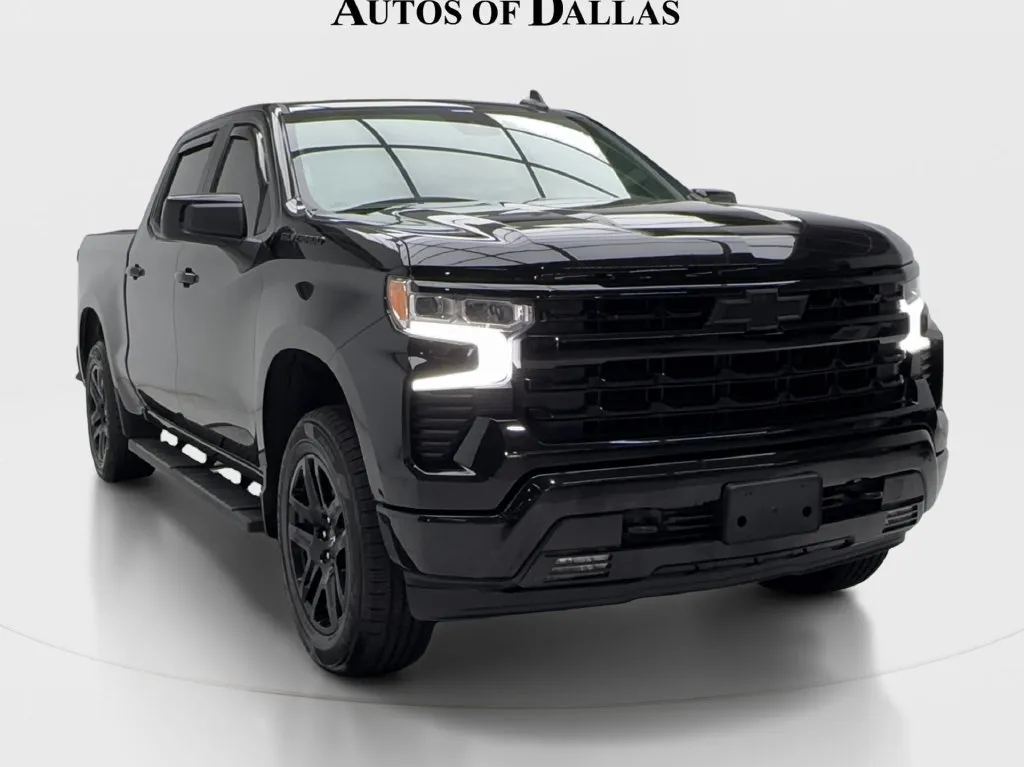 Chevrolet Silverado photo 3