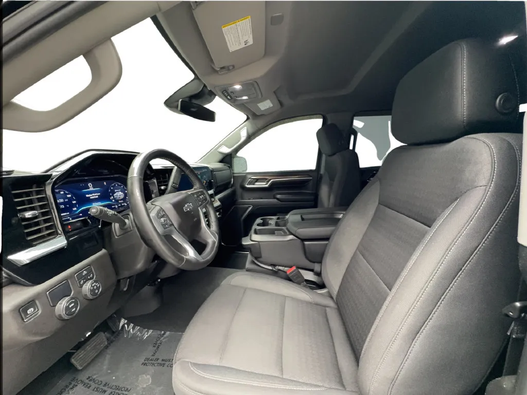Chevrolet Silverado photo 19