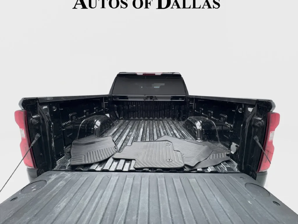 Chevrolet Silverado photo 32