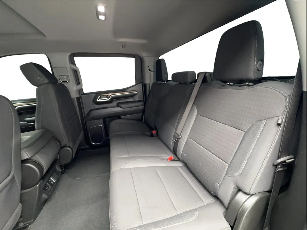Chevrolet Silverado photo 23
