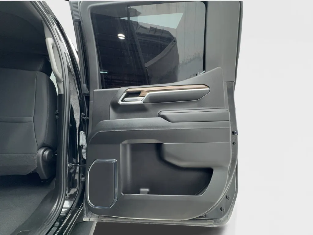 Chevrolet Silverado photo 28