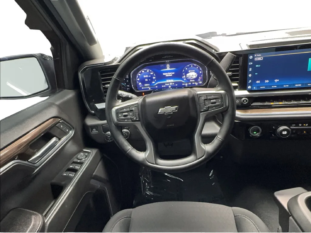 Chevrolet Silverado photo 35