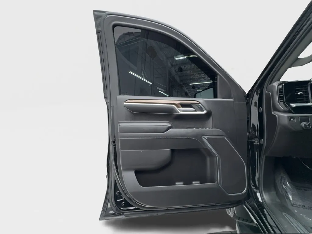 Chevrolet Silverado photo 22
