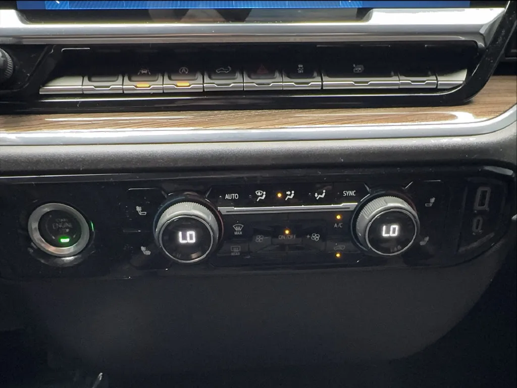 Chevrolet Silverado photo 43