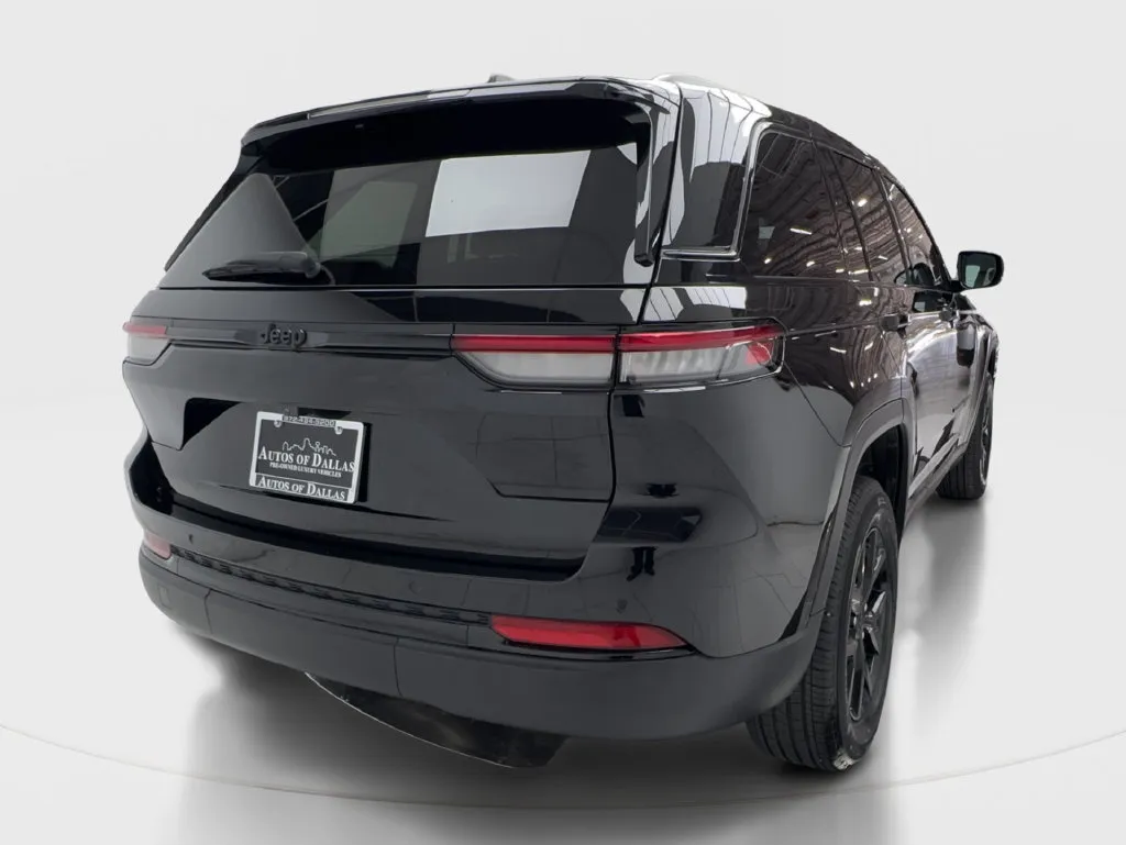 Jeep Grand Cherokee photo 8