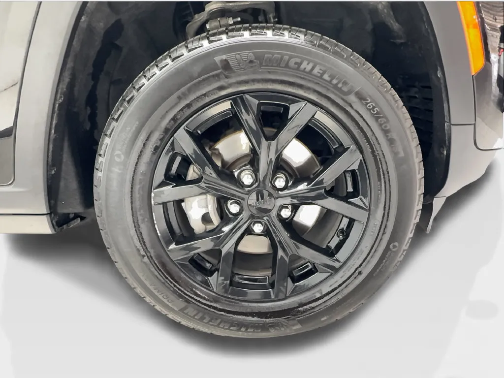 Jeep Grand Cherokee photo 16