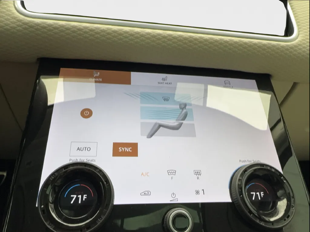 Land Rover Range Rover Velar photo 50
