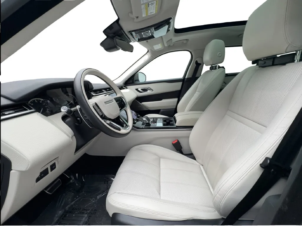 Land Rover Range Rover Velar photo 26