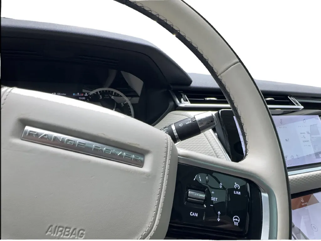 Land Rover Range Rover Velar photo 46