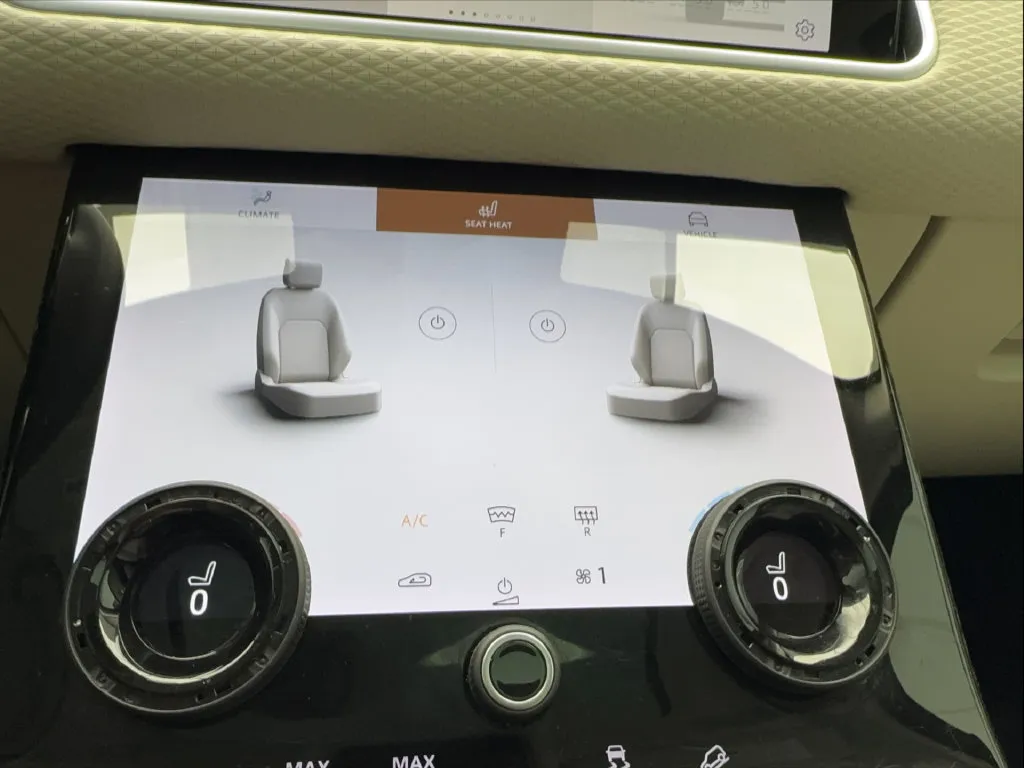 Land Rover Range Rover Velar photo 49