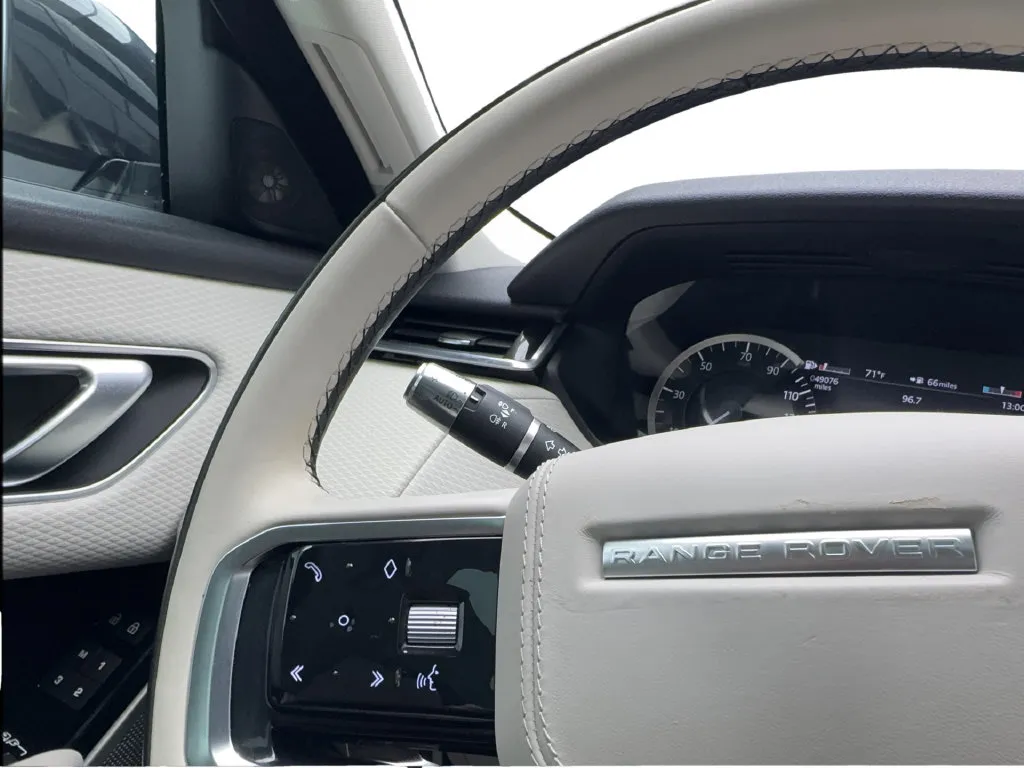 Land Rover Range Rover Velar photo 45