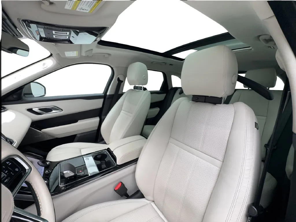 Land Rover Range Rover Velar photo 25