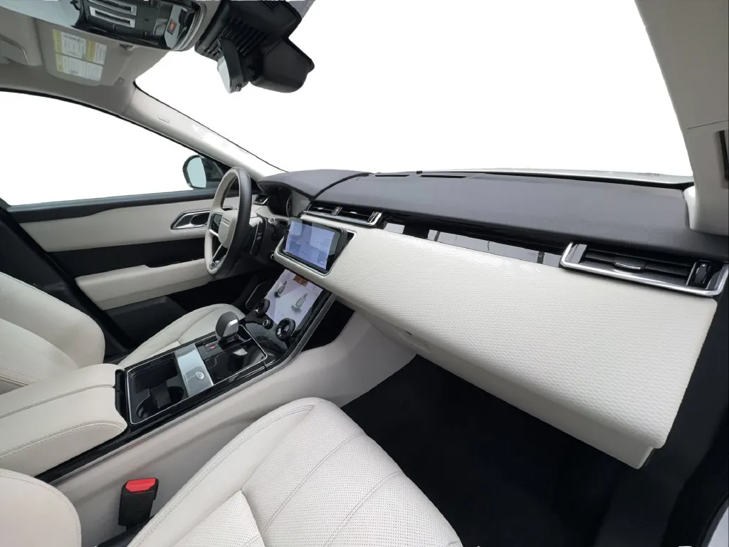 Land Rover Range Rover Velar photo 39