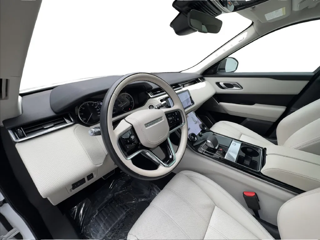 Land Rover Range Rover Velar photo 27
