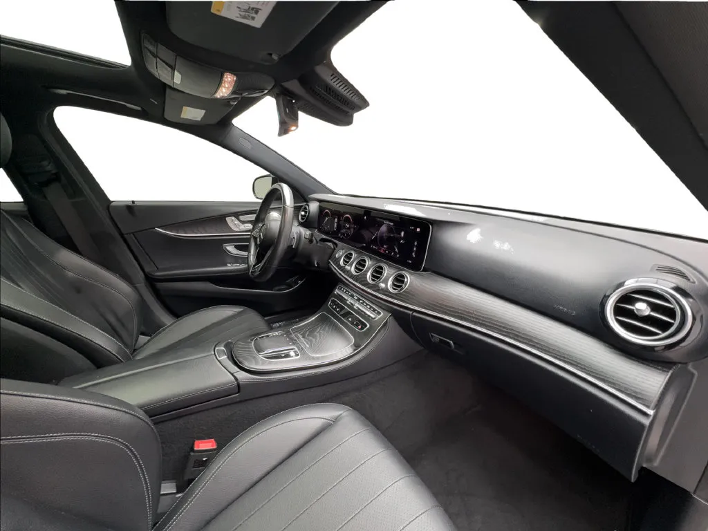 Mercedes-Benz E-Class photo 34