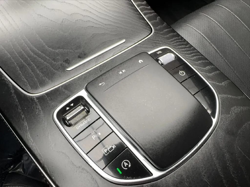 Mercedes-Benz E-Class photo 52