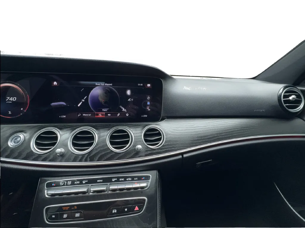 Mercedes-Benz E-Class photo 47