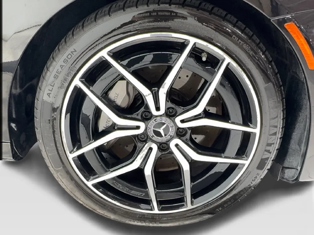 Mercedes-Benz E-Class photo 16