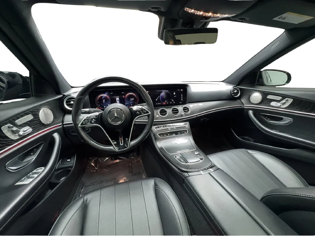 Mercedes-Benz E-Class photo 36