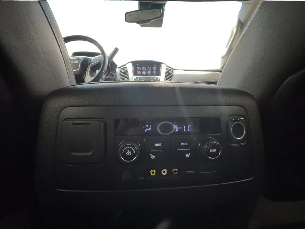 GMC Yukon photo 23