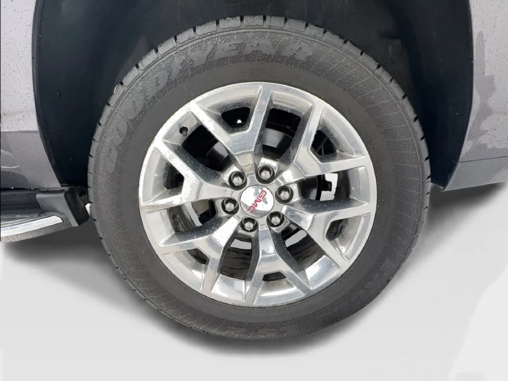 GMC Yukon photo 14