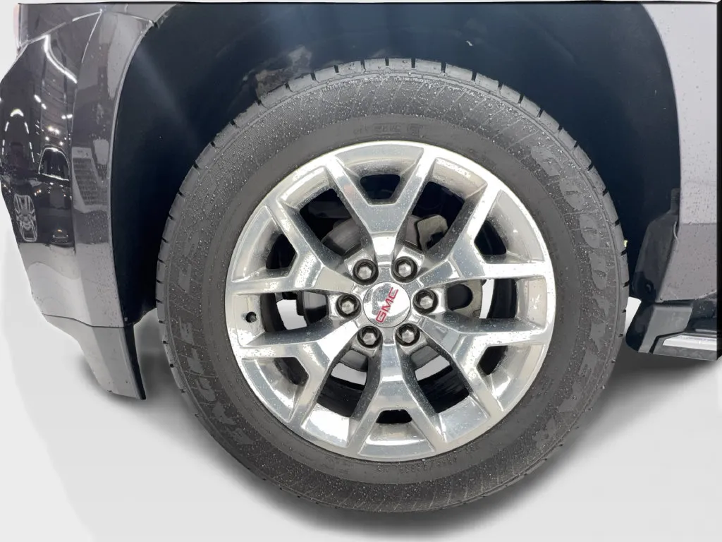GMC Yukon photo 12