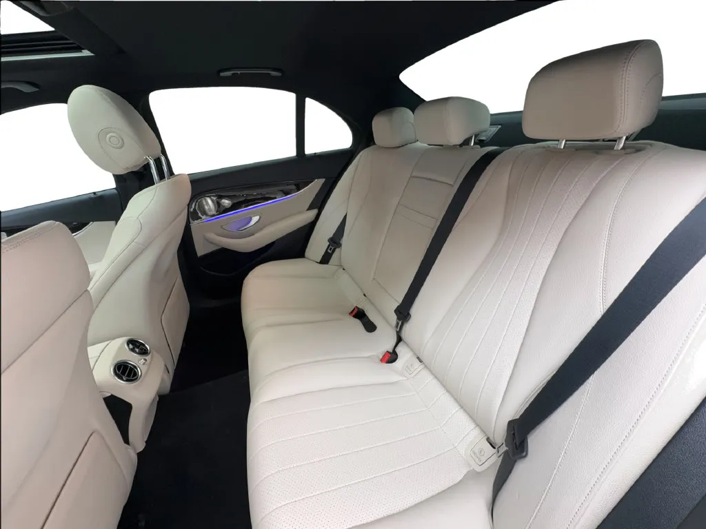 Mercedes-Benz E-Class photo 26