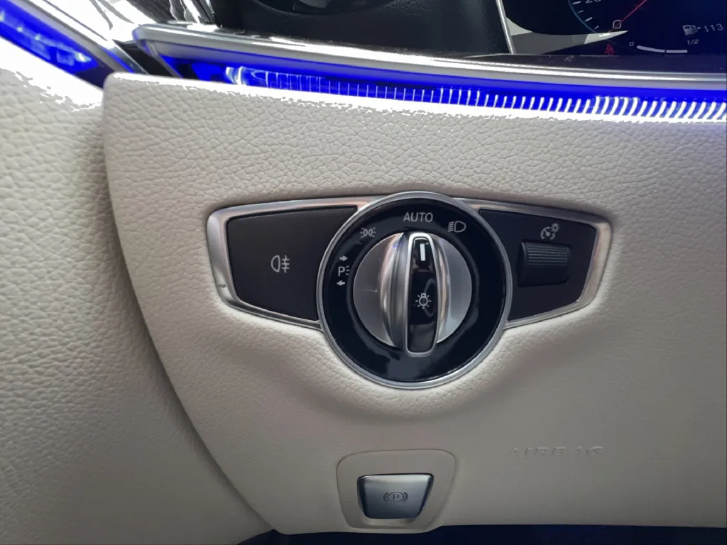 Mercedes-Benz E-Class photo 43