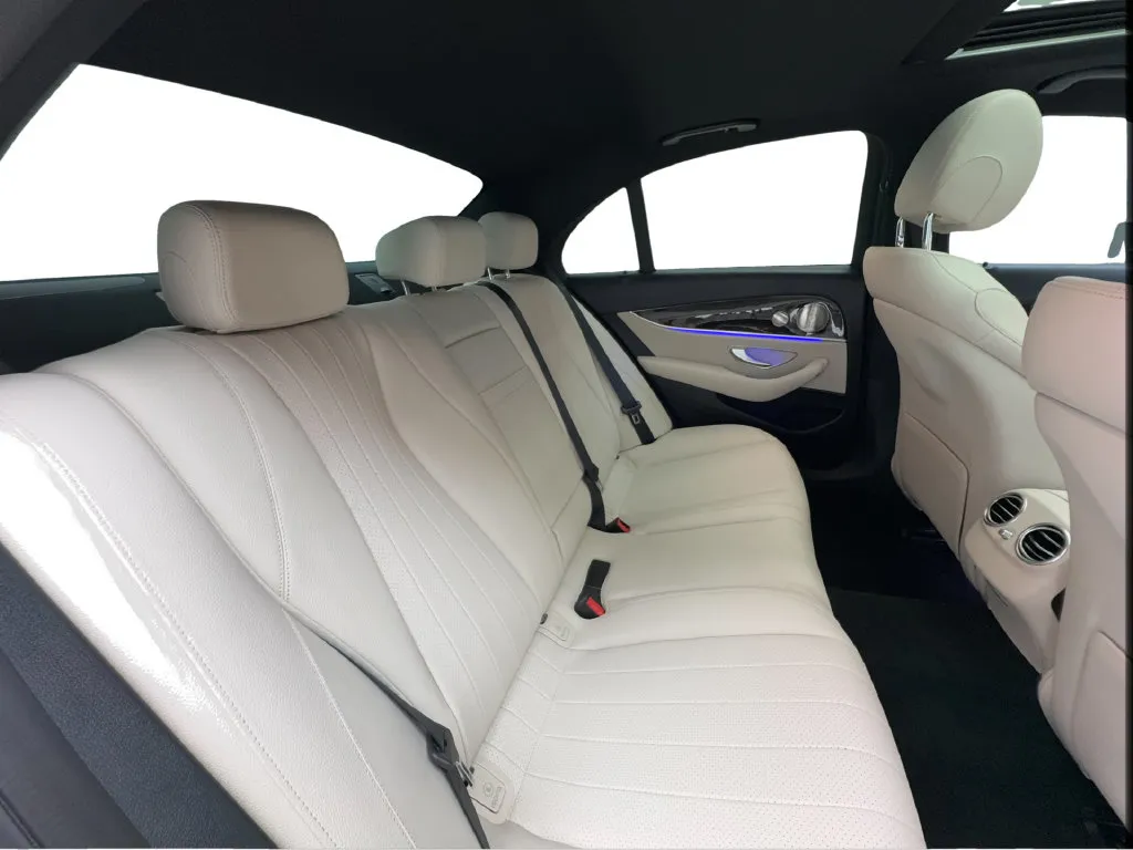Mercedes-Benz E-Class photo 28