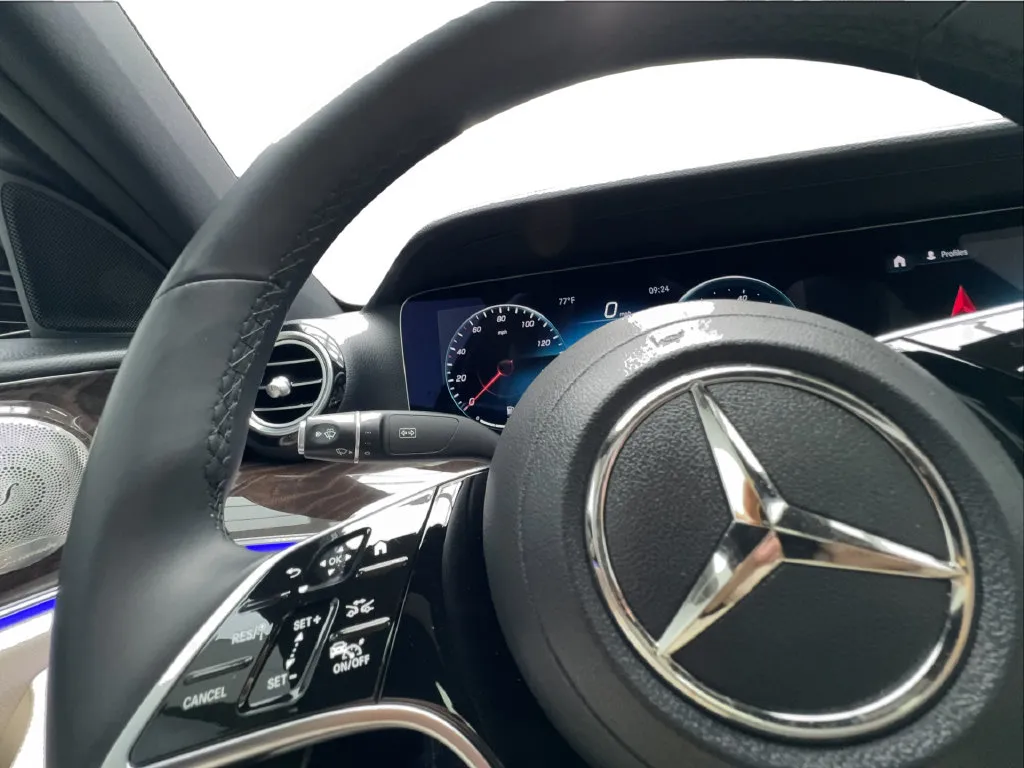 Mercedes-Benz E-Class photo 44