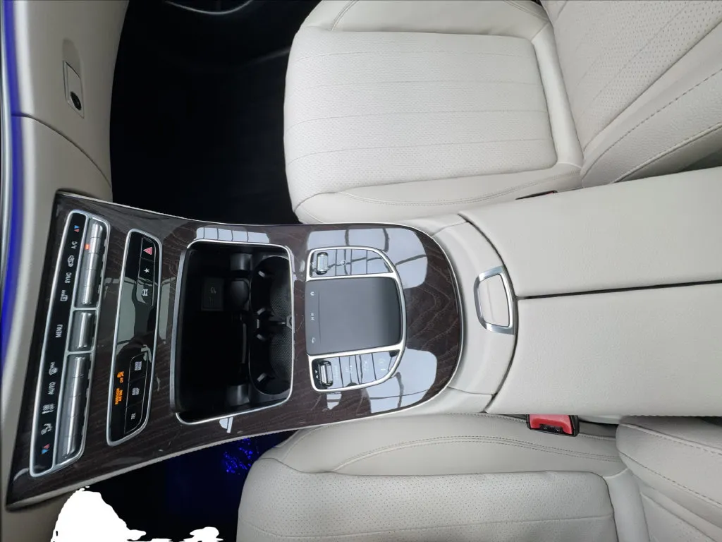 Mercedes-Benz E-Class photo 48