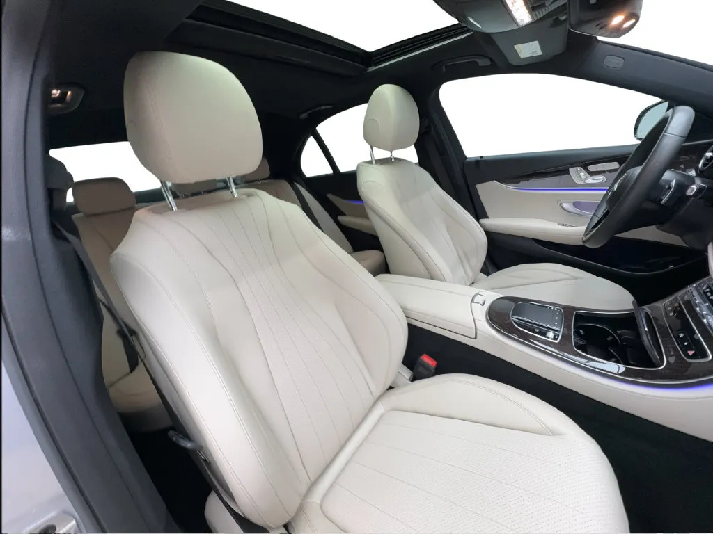 Mercedes-Benz E-Class photo 32