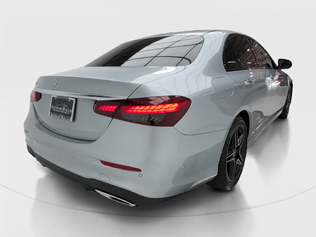 Mercedes-Benz E-Class photo 8