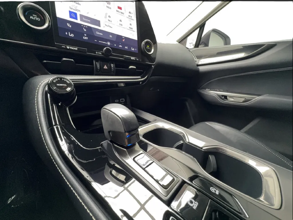 Lexus NX photo 52