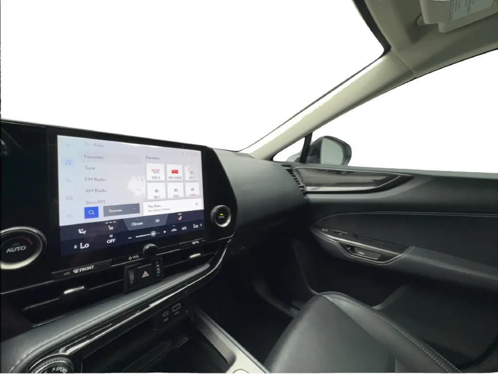 Lexus NX photo 48