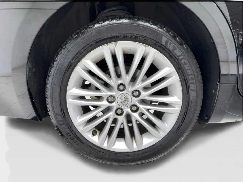 Lexus ES photo 15