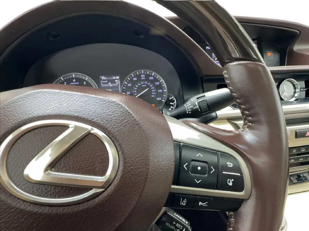 Lexus ES photo 52